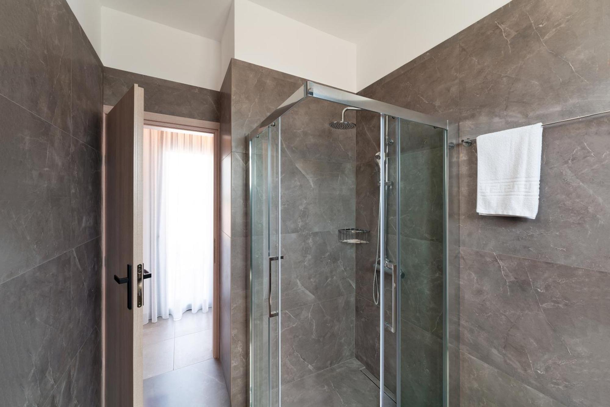 Lotus Luxury Appartement Kremastí
